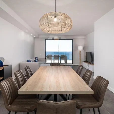 Blue 2389 Sea Views شقة *